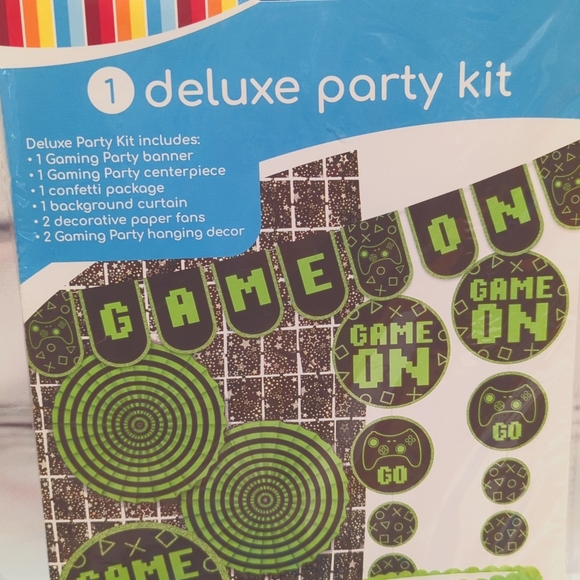 Game On Themed Deluxe Party Kit with Napkins (3 packs) and Plastic Cutlery NWT - Picture 2 of 4